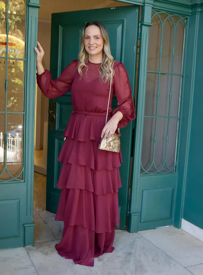 VESTIDO LONGO COM BABADOS NA SAIA