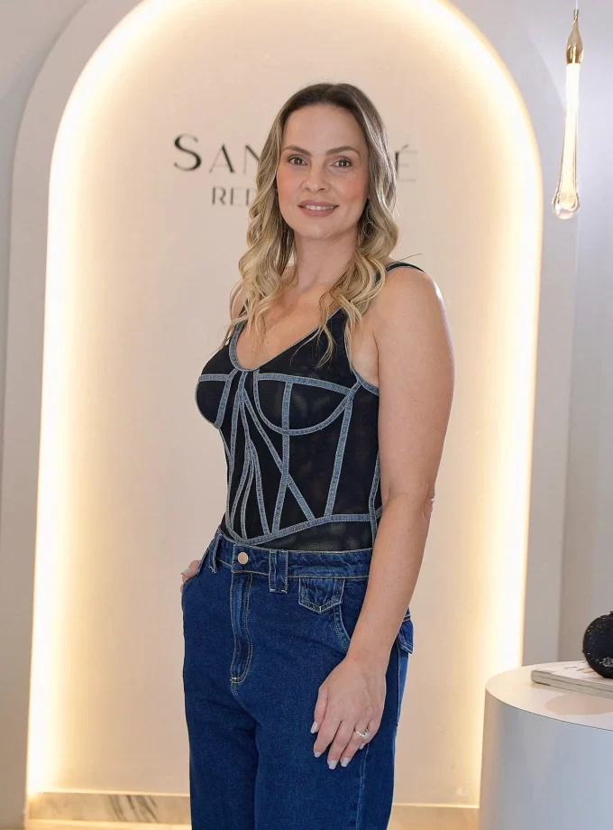 BODY DE TULE COM DETALHES EM JEANS