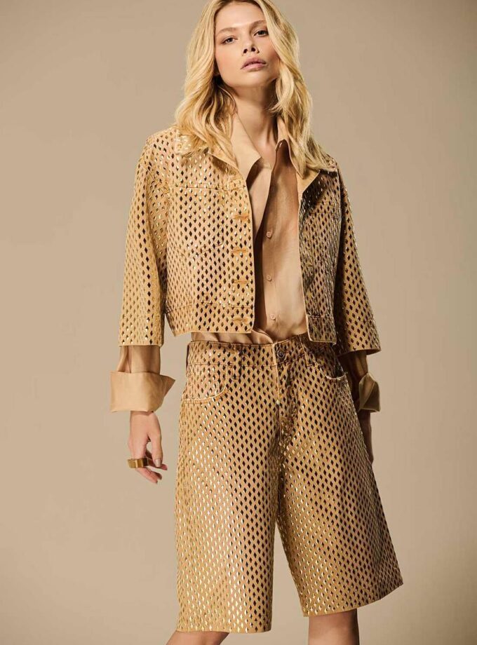 JAQUETA SARJA COM DETALHES EM PEDRARIAS DOURADAS