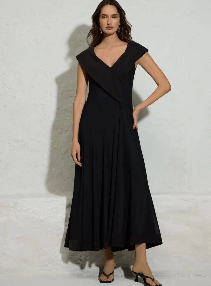 VESTIDO DE TULLE COM DECOTE EM V