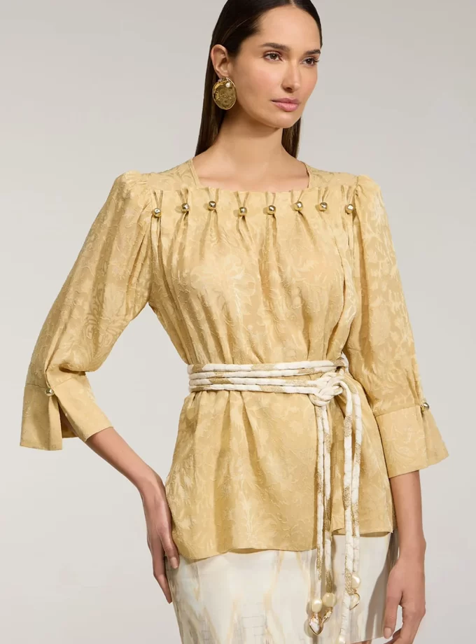 BLUSA DETALHE PREGAS