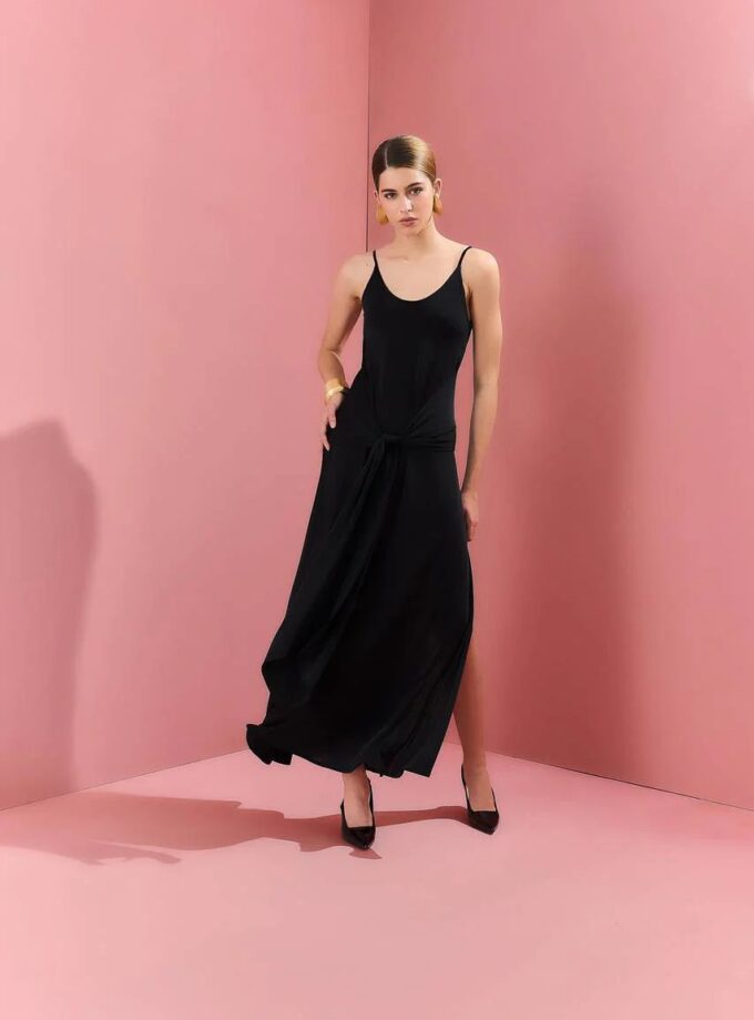 VESTIDO LONGO COM AMARRAÇÂO NAS COSTAS