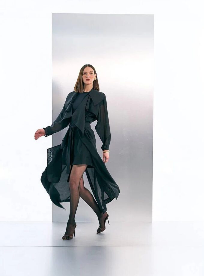 SOBRETUDO COM RECORTES FRONTAIS