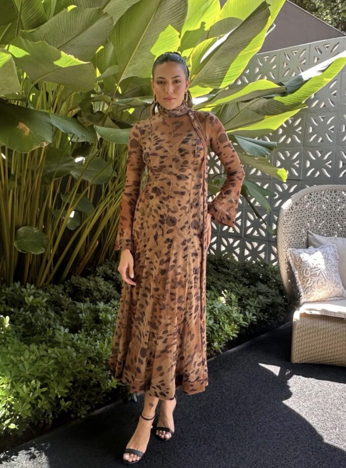 VESTIDO TULE GOLA ALTA ANIMAL PRINT