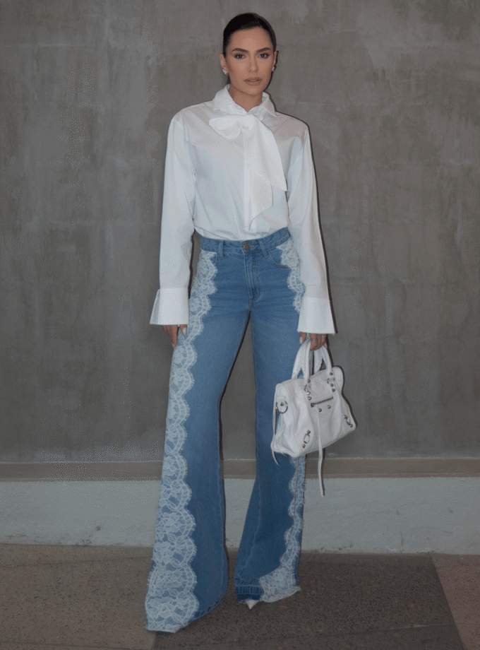 CALCA JEANS NEW FLARE COM RENDA